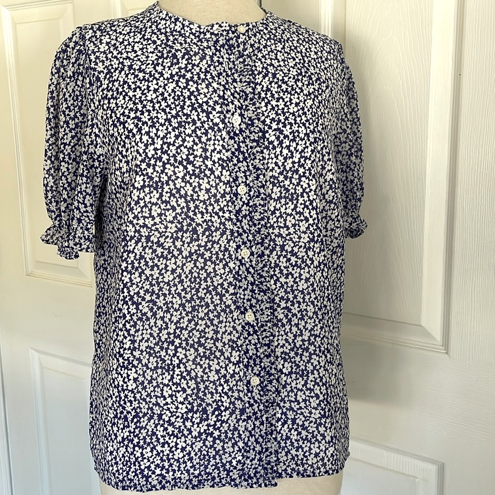 💙🤍J.Crew NWT Blue & White Floral Short Sleeve Top - Med